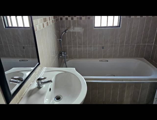 2 BEDROOM APARTMENT FOR SALE IN BRACKENDOWNS